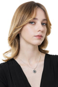 Collana con pendente scudo e onice nero