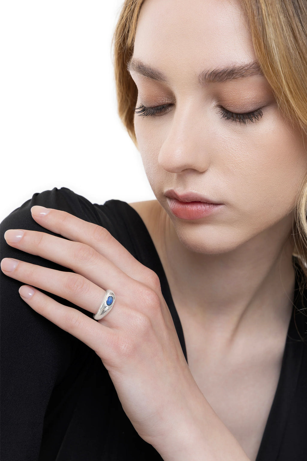 Anello ovale lapislazzuli