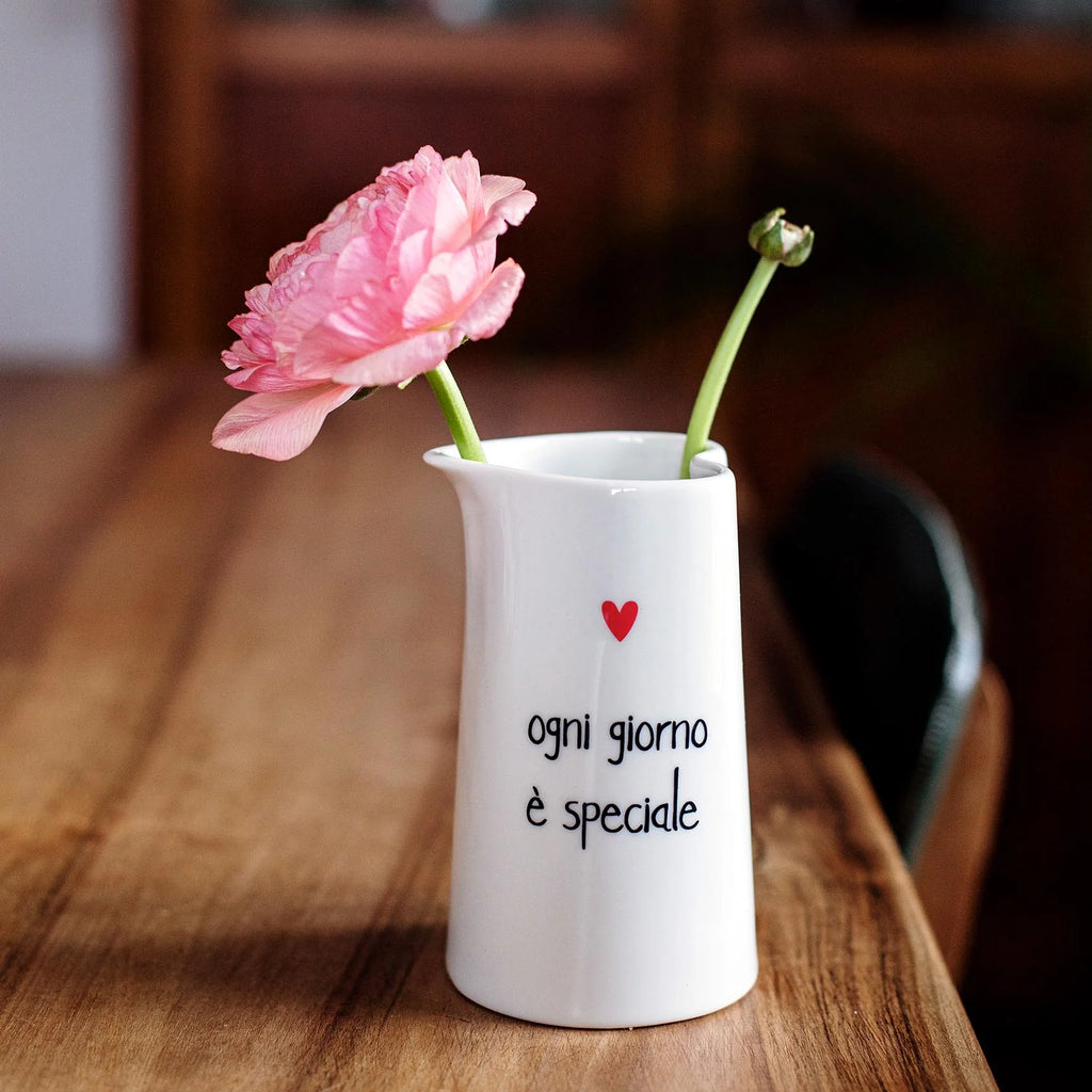 Lattiera Ogni giorno è speciale