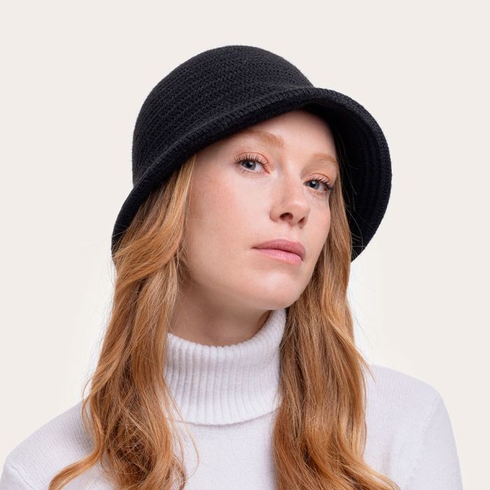 Cappello cloche regolabile